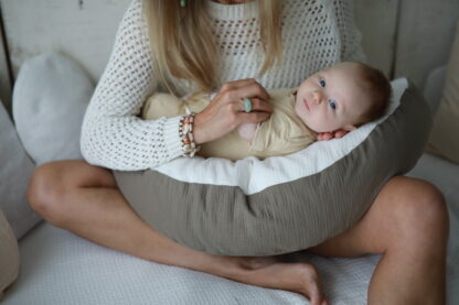 Das ZIRBENBABY-Stillkissen – Bild 9