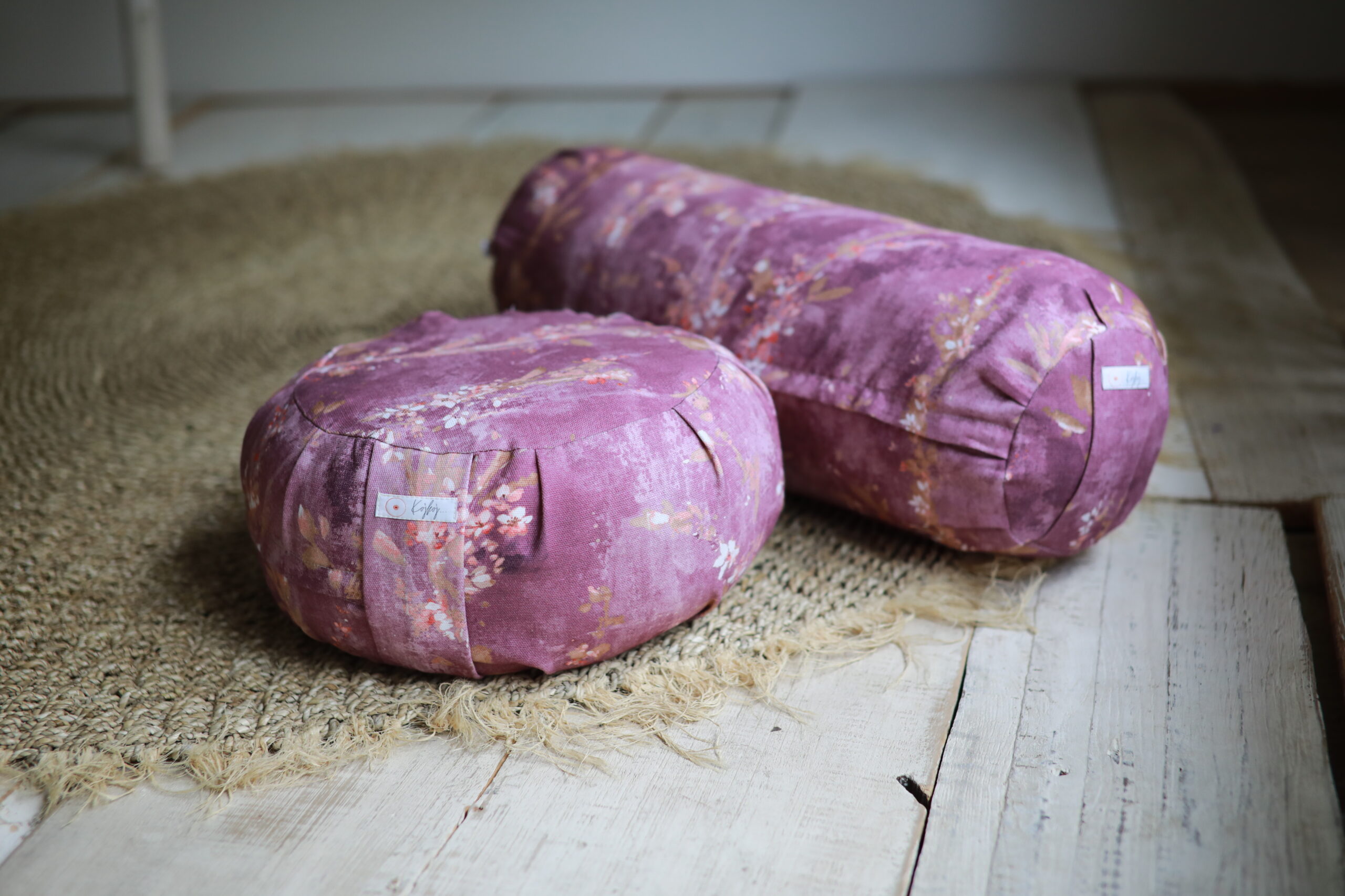 Yoga Bolster mit Zirbenholz – FemMe – Bild 9